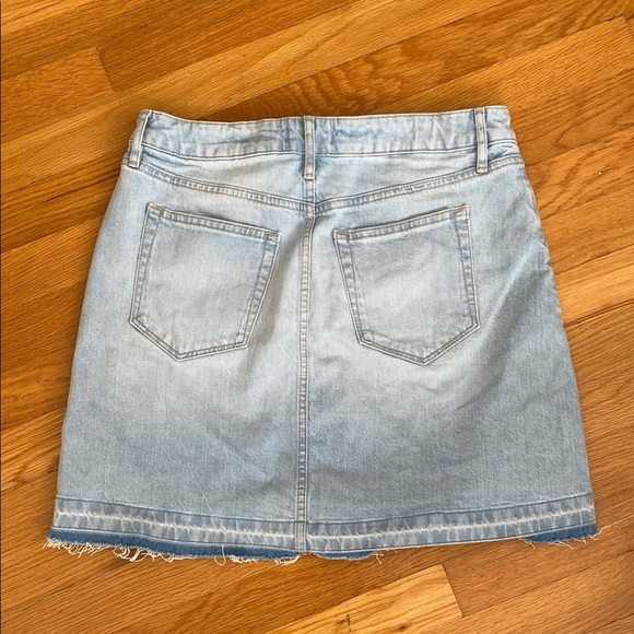 LOFT Blue Denim Mini Skirt size 4 - Picture 3 of 3